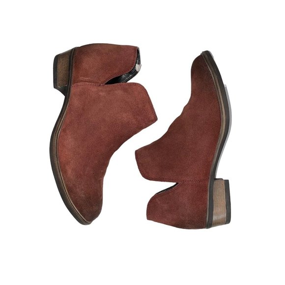 EUC Crevo Women's Leighton Boots Size 9 Burgundy Suede V-Notch Bootie Comfy Boho - Picture 2 of 6
